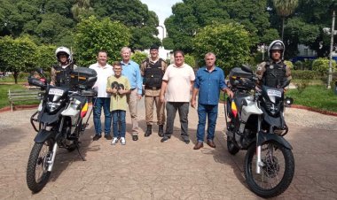 Prefeitura de Ubá entrega novas motos para Polícia Militar