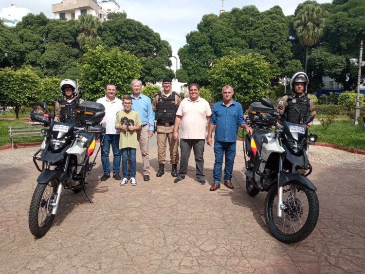 Prefeitura de Ubá entrega novas motos para Polícia Militar