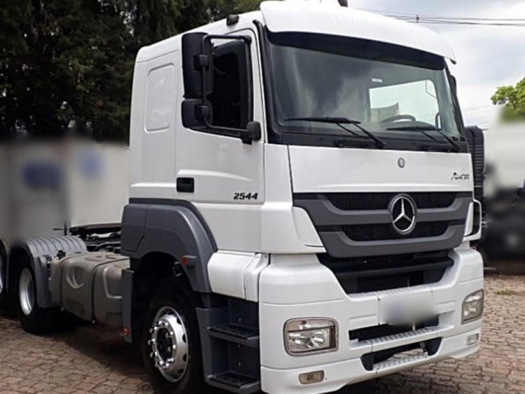 Caminhão furtado em Ubá é localizado em Ipatinga