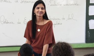 Governo de Minas concede mais de 15 mil progressões e promoções da carreira para servidores da educação