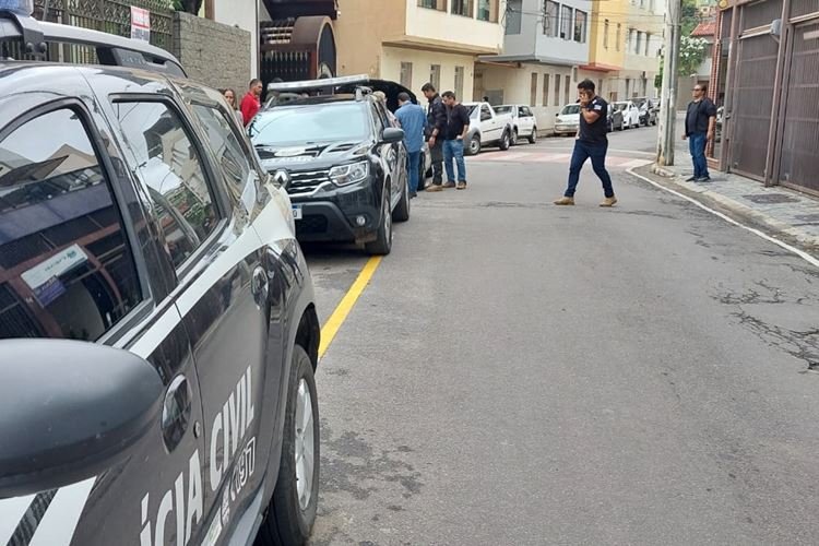 Operação Niffler: Polícia Civil cumpre mandados de busca e dezenas de joias são apreendidas em Muriaé