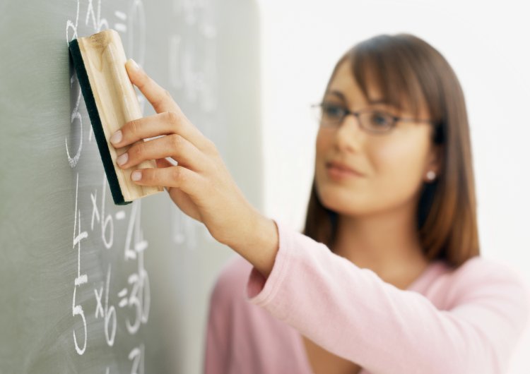 Prefeitura de Ubá divulga Edital para Processo Seletivo de Professor AI, AI de apoio e BI