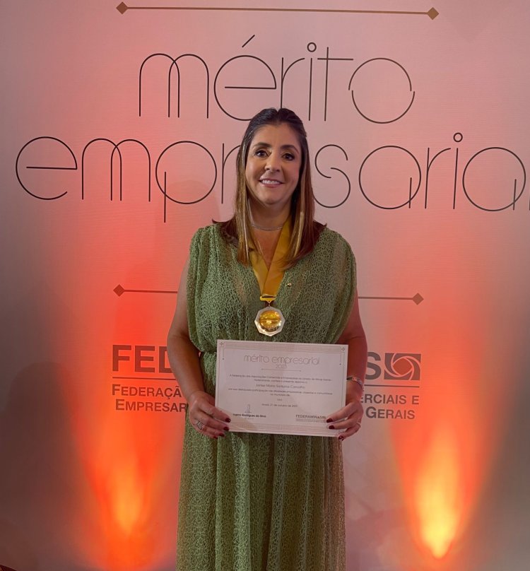 Janise Maria Santana Carvalho recebe o Mérito Empresarial 2023