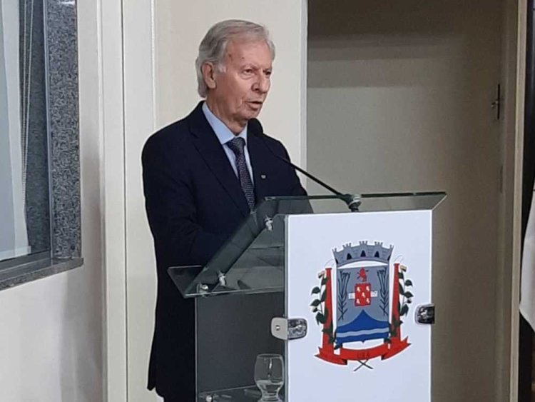 Prefeito participa de entrega do Título de Personalidade Ubaense do Ano