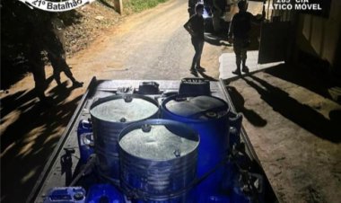 Ubá: Polícia Militar prende dois homens por tráfico de drogas no bairro Fazendinha