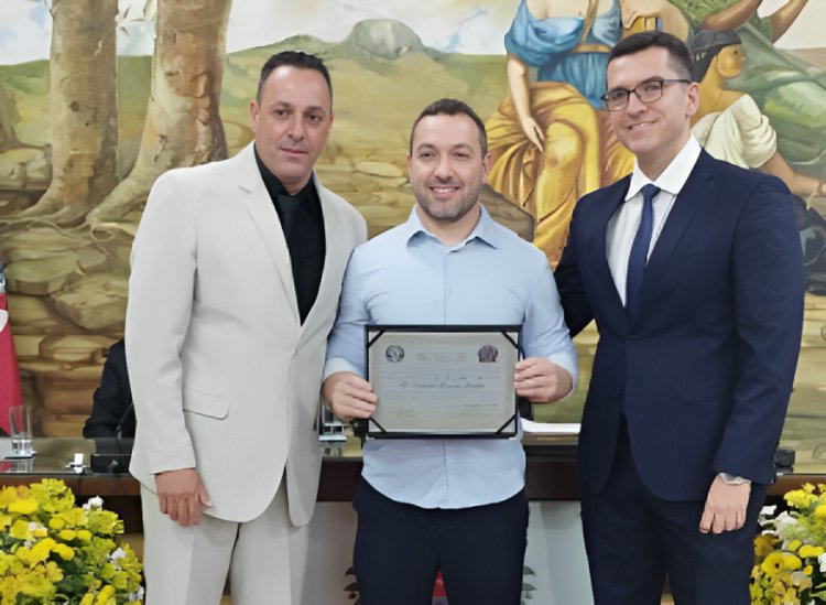 Leandro Barreto Grôppo recebe título de Cidadania Honorária de Ubá