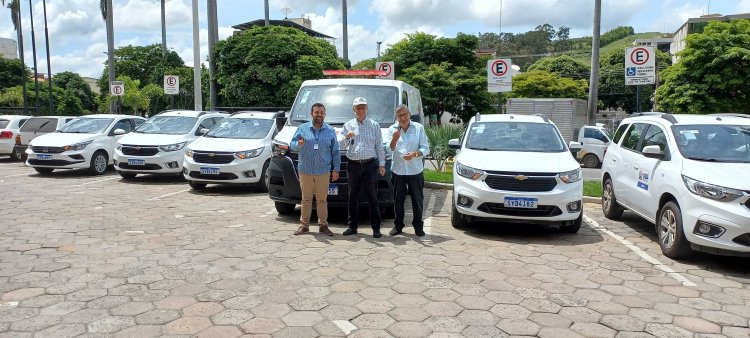 Ubá: Saúde recebe novos veículos