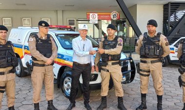 Prefeitura entrega nova viatura à Polícia Militar