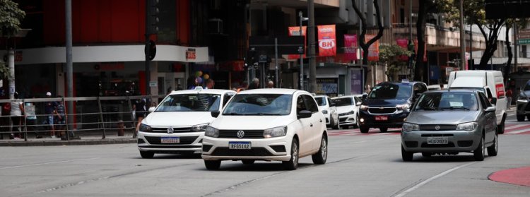 Estado alerta para início da exigência do licenciamento anual de veículos em Minas
