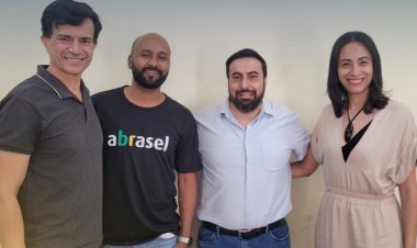 Prefeitura de Viçosa discute fortalecimento do setor de alimentação em reunião com a Abrasel