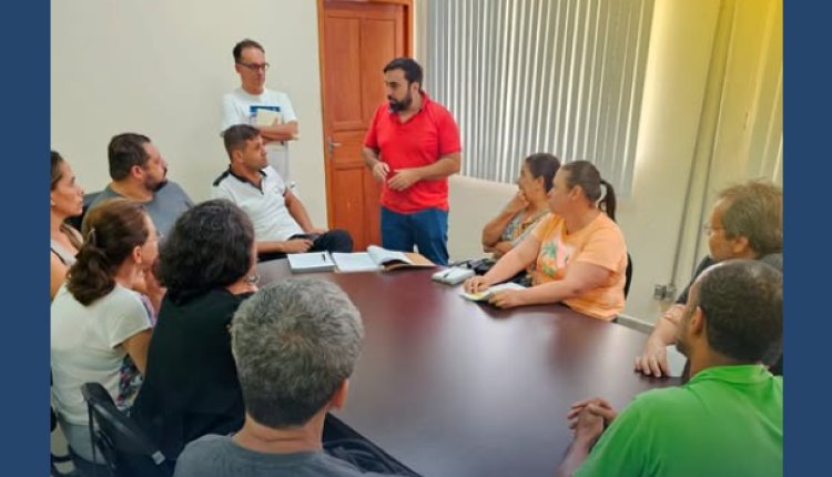 Viçosa: Prefeito Ângelo Chequer se reúne com servidores da Saúde para discutir revisão do plano de cargos e salários