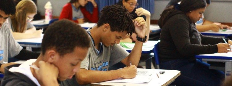 Prazo para estudantes mineiros solicitarem isenção da taxa do Enem é prorrogado até sexta-feira (2/5)