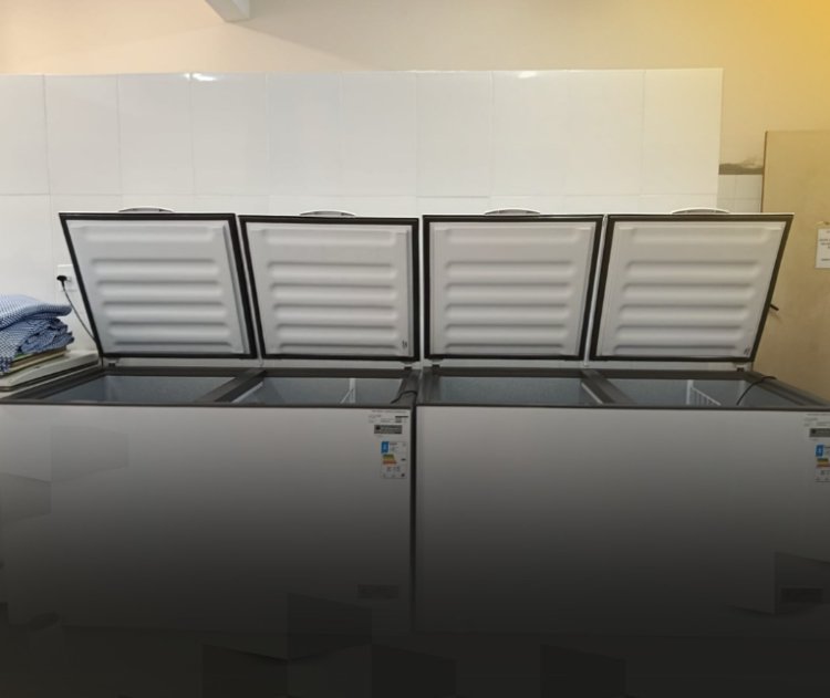 Prefeitura de Viçosa repassa freezer e geladeiras para escolas