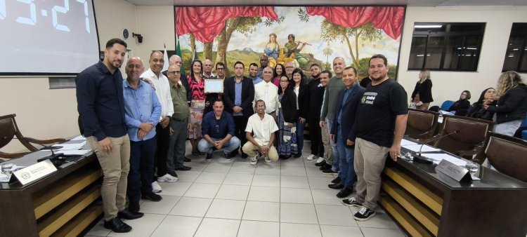 Câmara de Ubá entrega Moção de Aplausos ao CONPLEU pelo trabalho social e espiritual na cidade