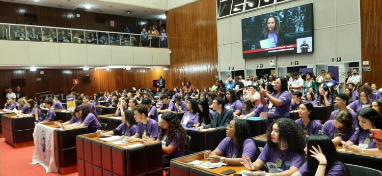 Parlamento Jovem de Minas aprova 12 propostas na etapa estadual e define tema de 2026