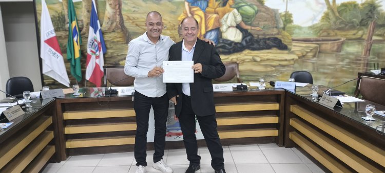 Câmara Municipal de Ubá homenageia o ex-prefeito de Rodeiro, Luiz Antônio Medeiros, com Moção de Aplausos